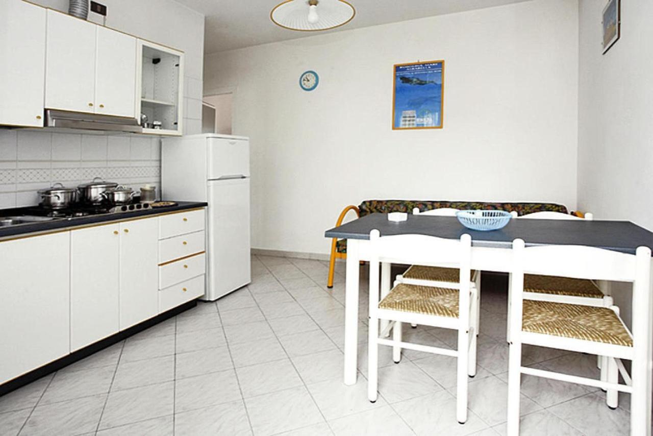 Apartment In Rosolina Mare With A Shared Pool Kültér fotó